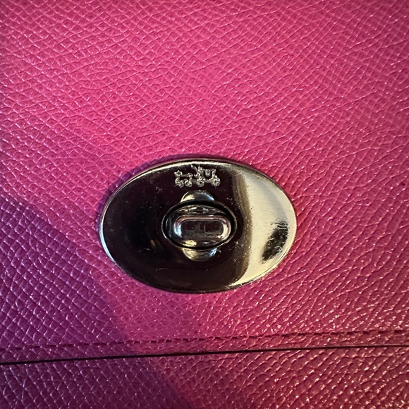 COACH Embossed Textured/Crossgrain Leather Slim Envelope Wallet F52345 (Fuchsia) - Picture 7 of 10